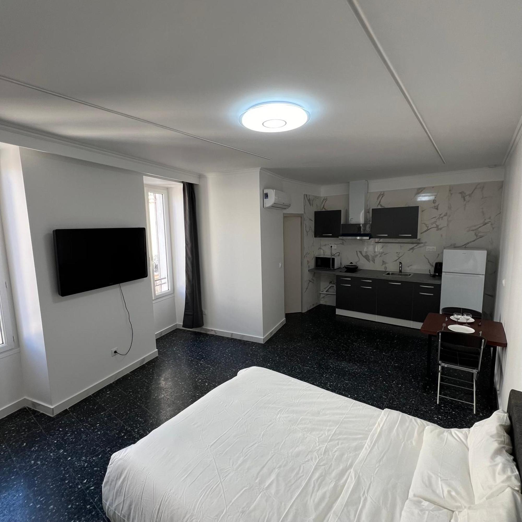 Suite St Charles, Canebiere, Vieux-Port Marseille Luaran gambar